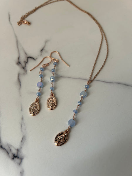 Orecchini madonnina toni del celeste