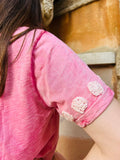 T-shirt rosa ricamata